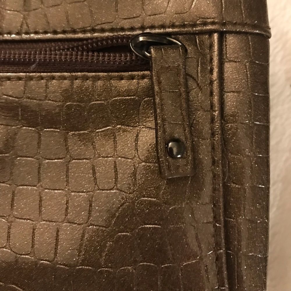 : : Kenneth Cole NEW Reaction Bronze Metallic Wristlet : : - Picture 7 of 10